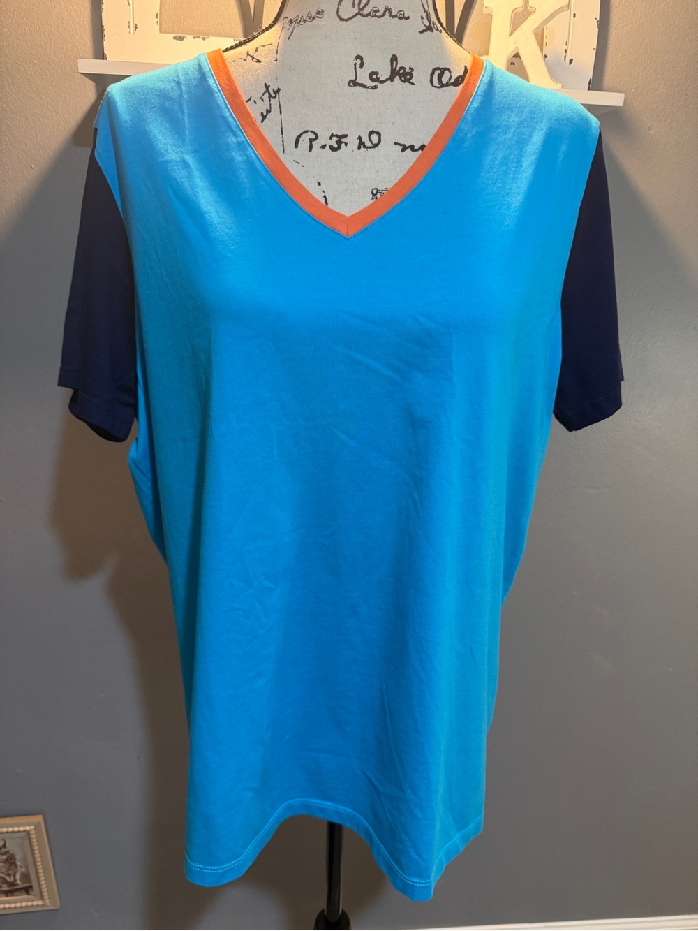LANDS END LADIES V NECK COLORBLOCK SHIRT SZ XL